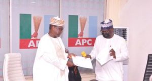 BREAKING: APC Zoning Committee Submits Report To Niger Gov.