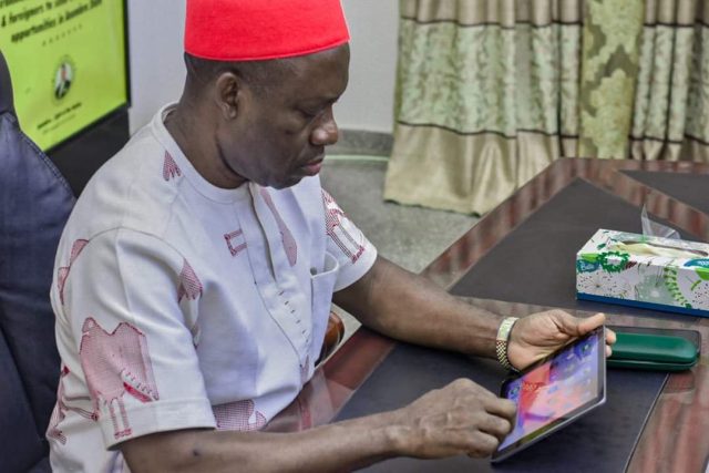 fb_img_1649526889511908641153086623933